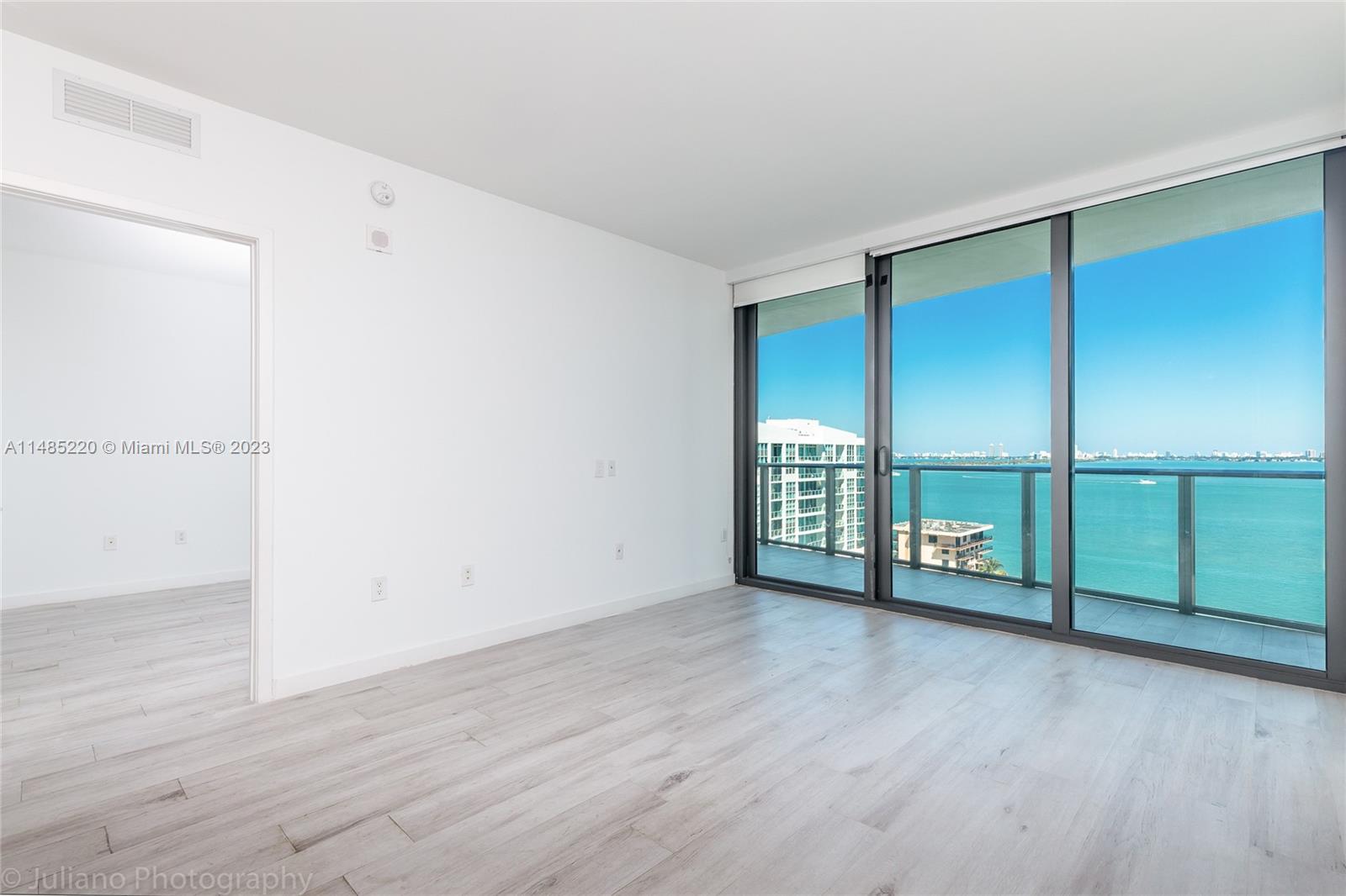 460 NE 28th St Unit: 1005
