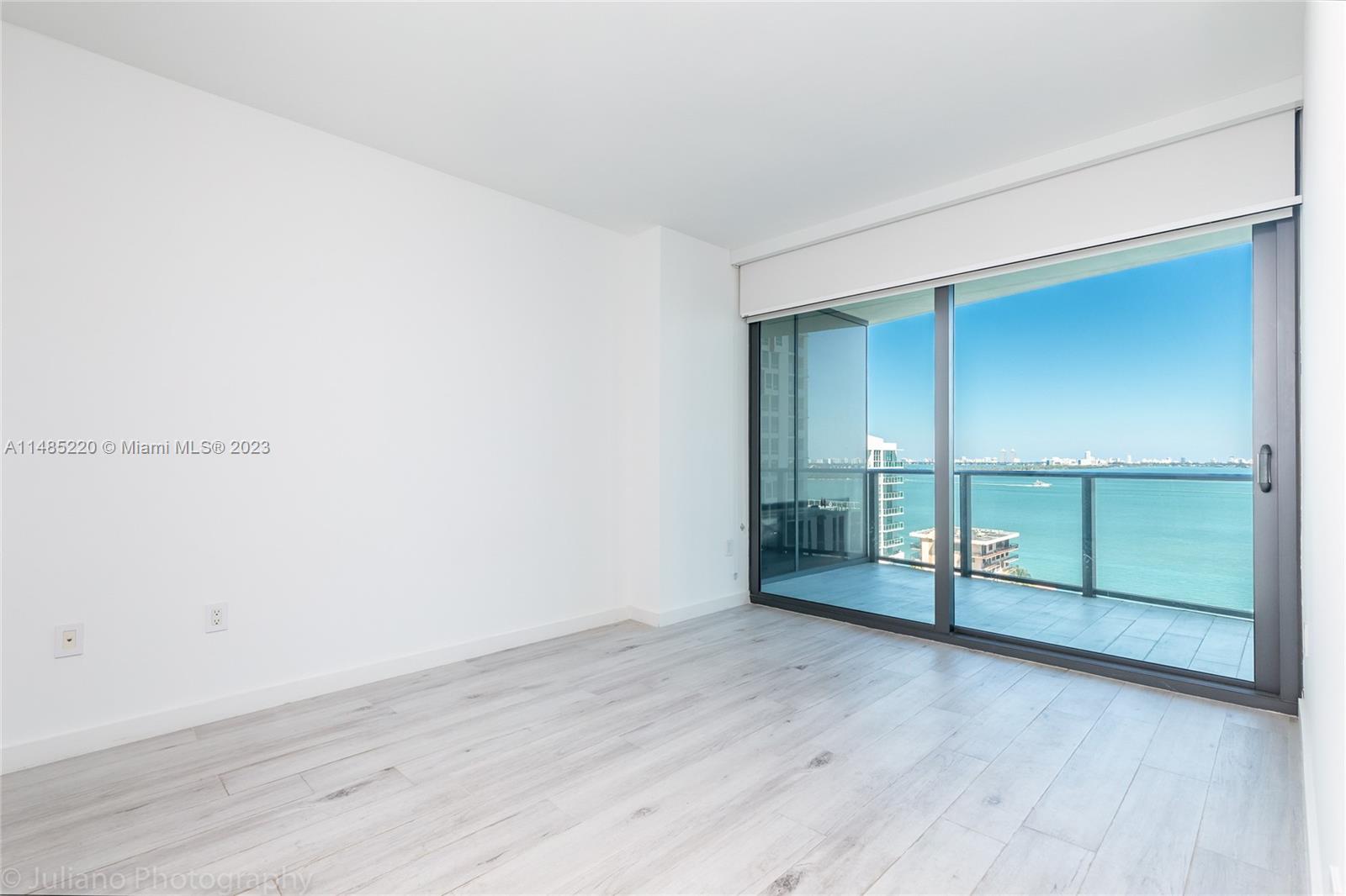 460 NE 28th St Unit: 1005