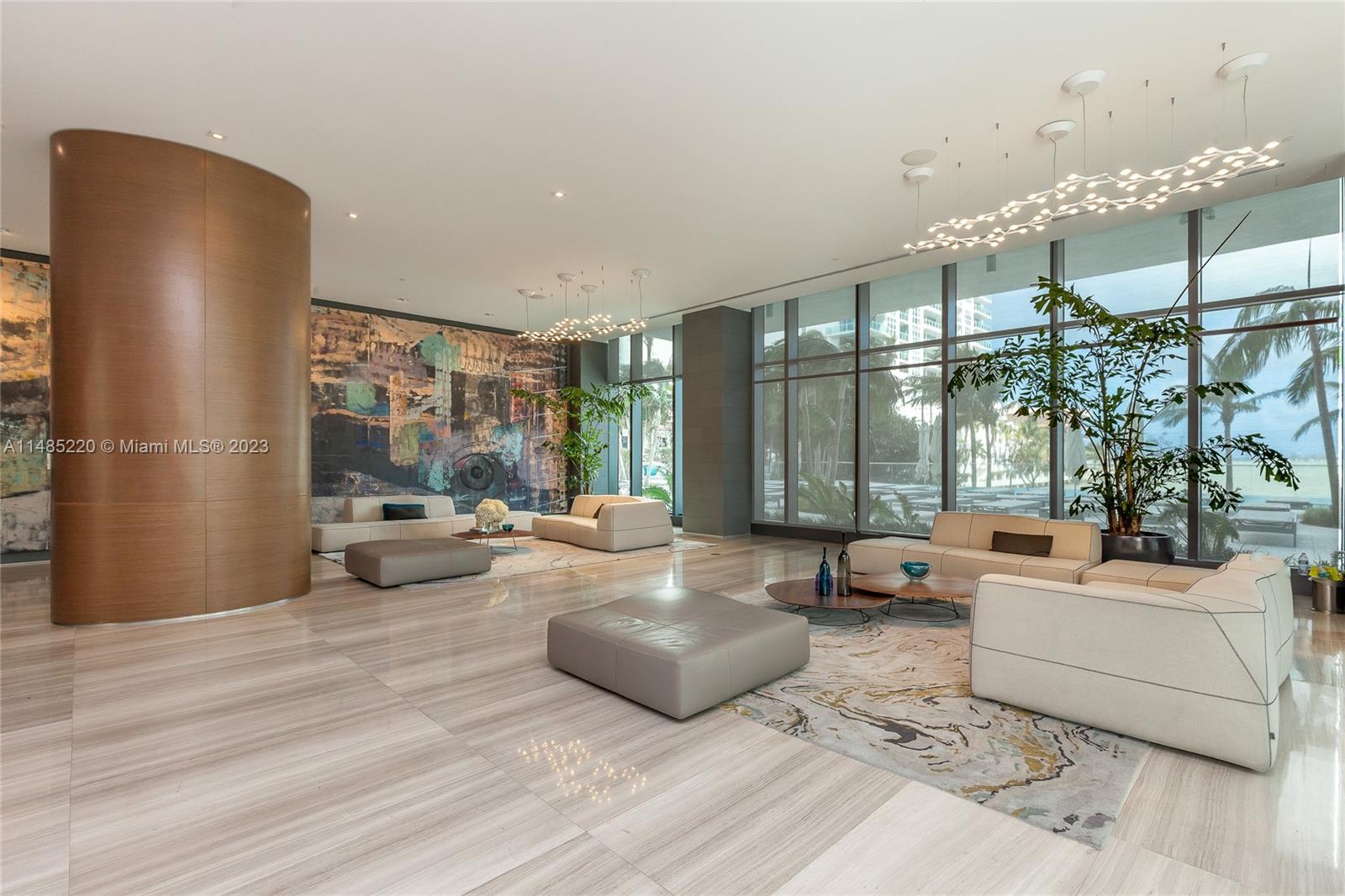 460 NE 28th St Unit: 1005