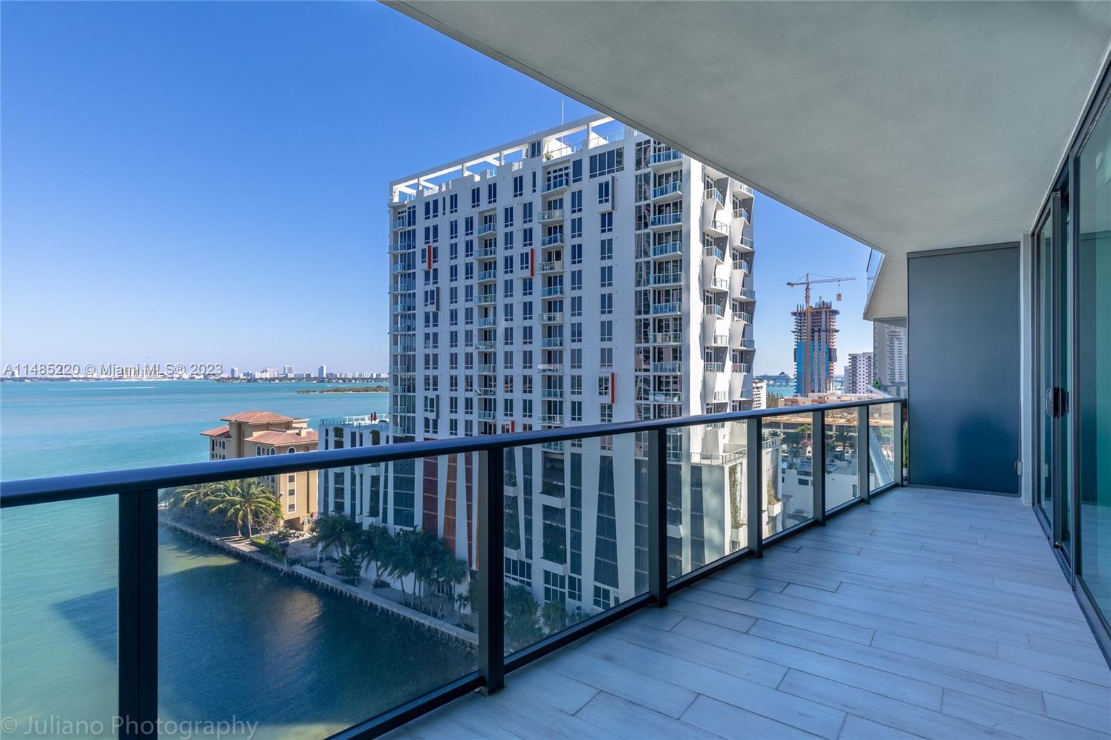 460 NE 28th St Unit: 1005