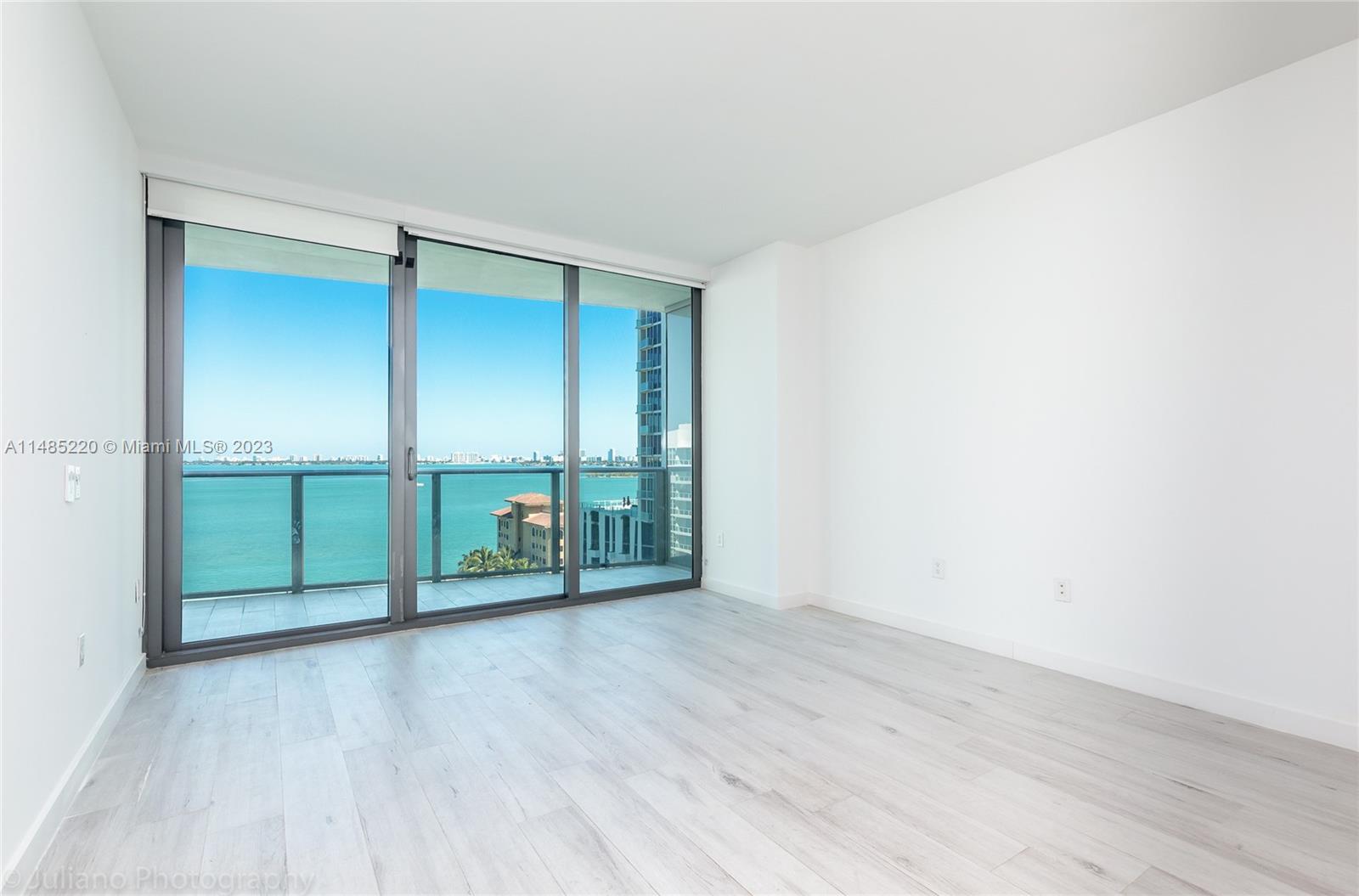 460 NE 28th St Unit: 1005