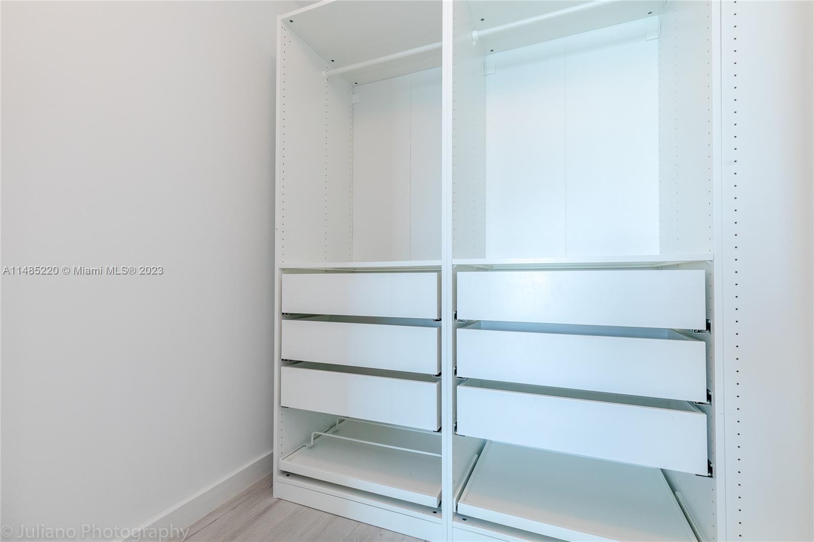 460 NE 28th St Unit: 1005