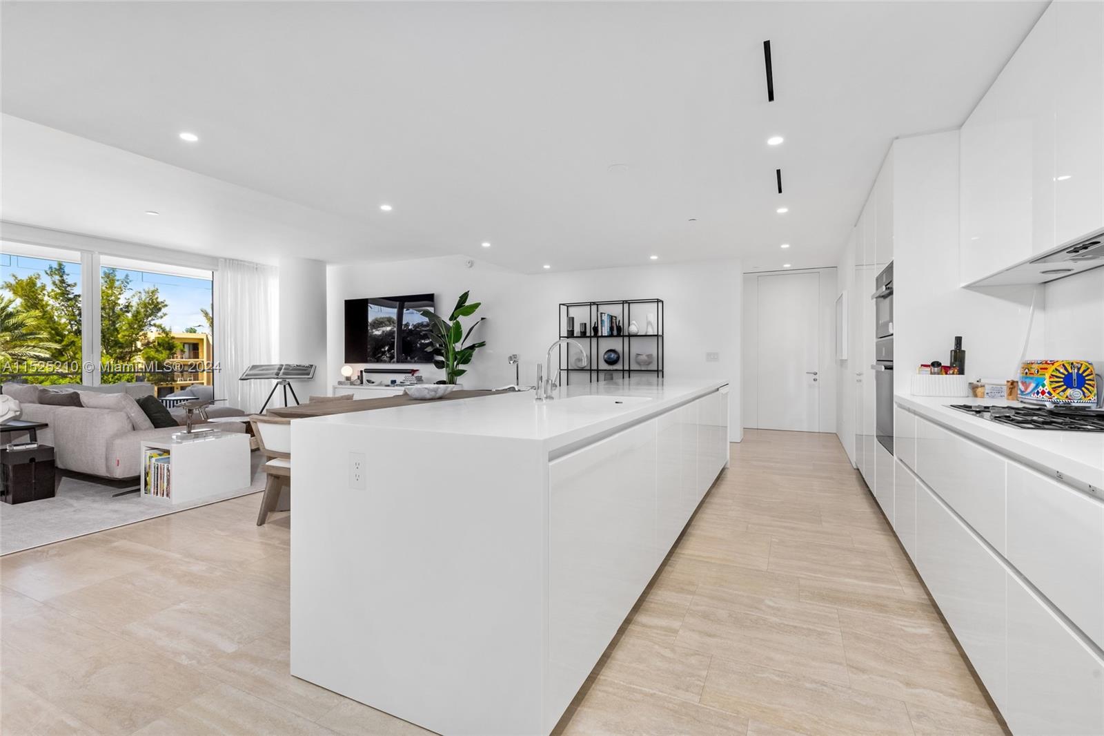 9111 Collins Ave # 322 Unit: N-322