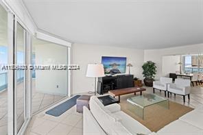 5025 Collins Ave # 1707