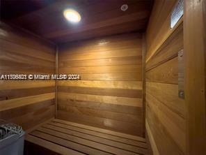 5025 Collins Ave # 1707