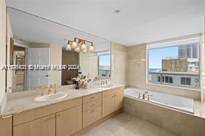 5025 Collins Ave # 1707