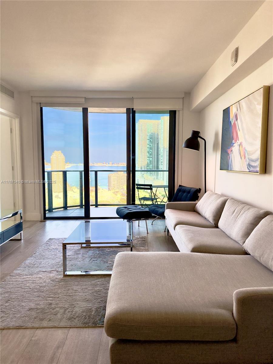 121 NE 34th St # 2006A, Miami Unit: 2006A