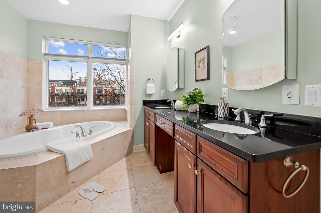 1024 Pier Pointe Lndg #107