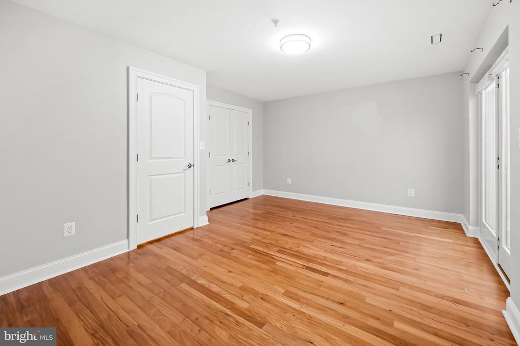 1024 Pier Pointe Lndg #107