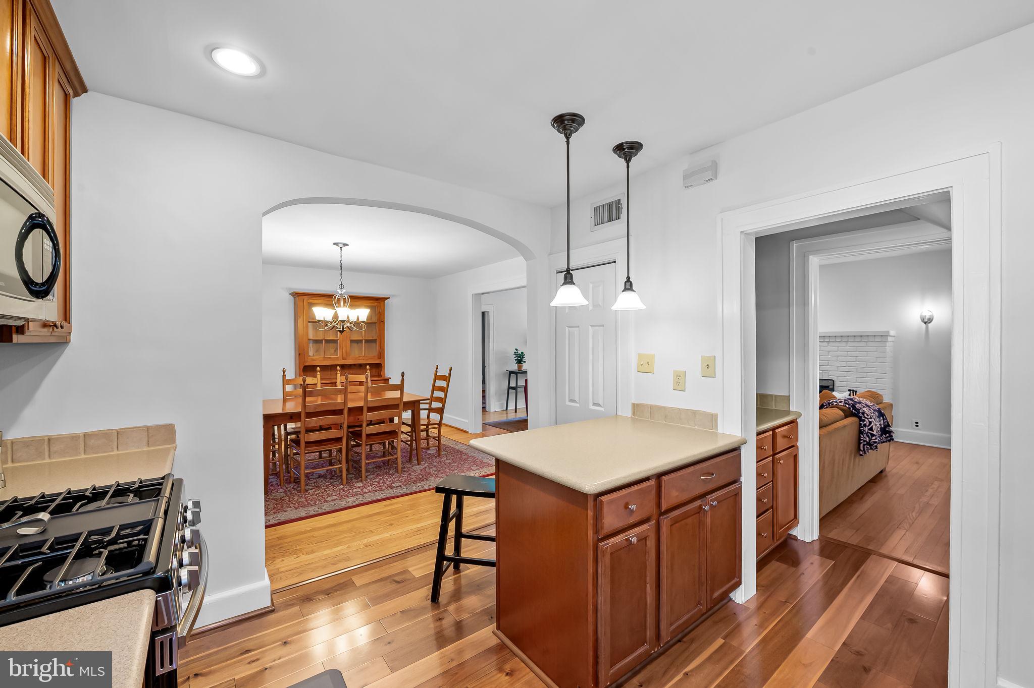 206 E Lake Ave