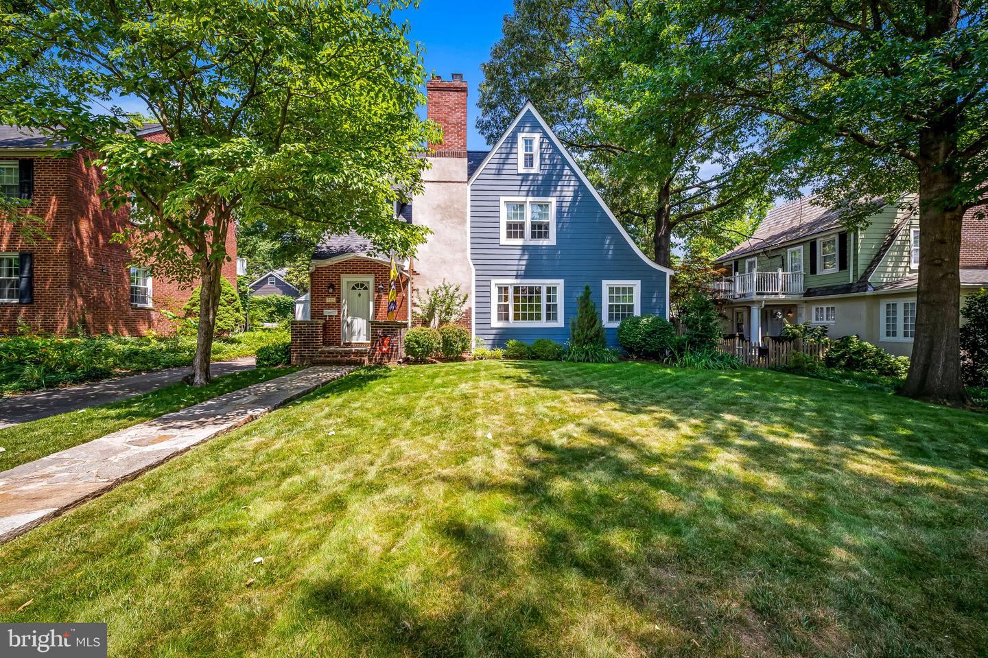 206 E Lake Ave