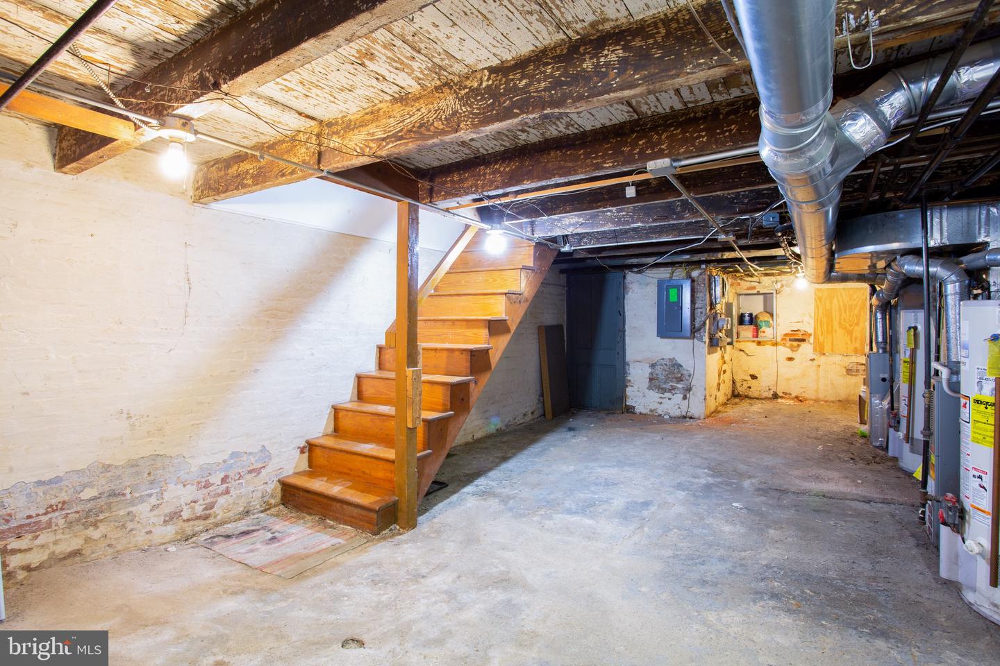 639 S MONTFORD AVE #1