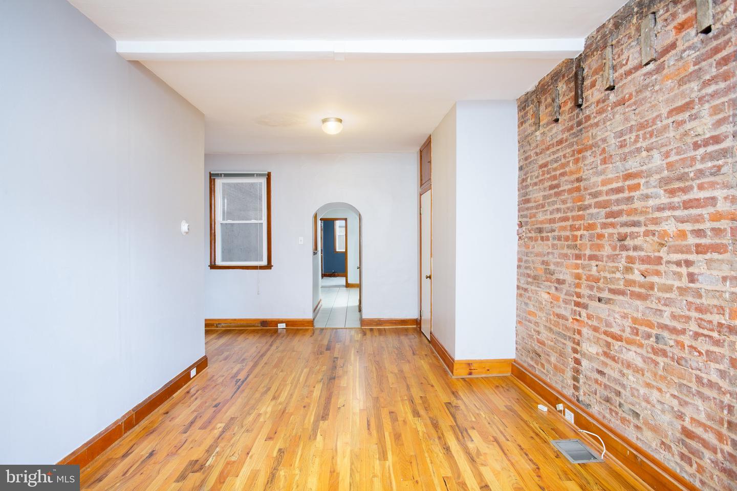 639 S MONTFORD AVE #1