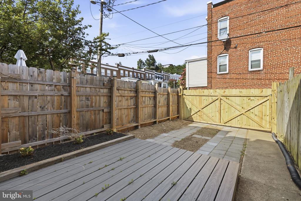 4119 FALLS ROAD
