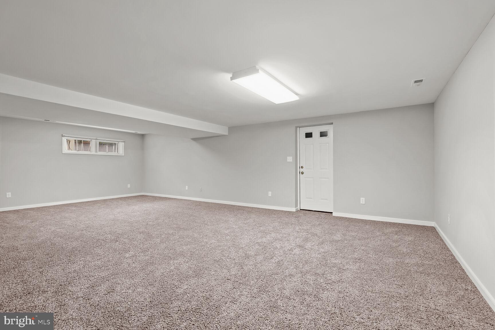 16 Diamond Crest Ct