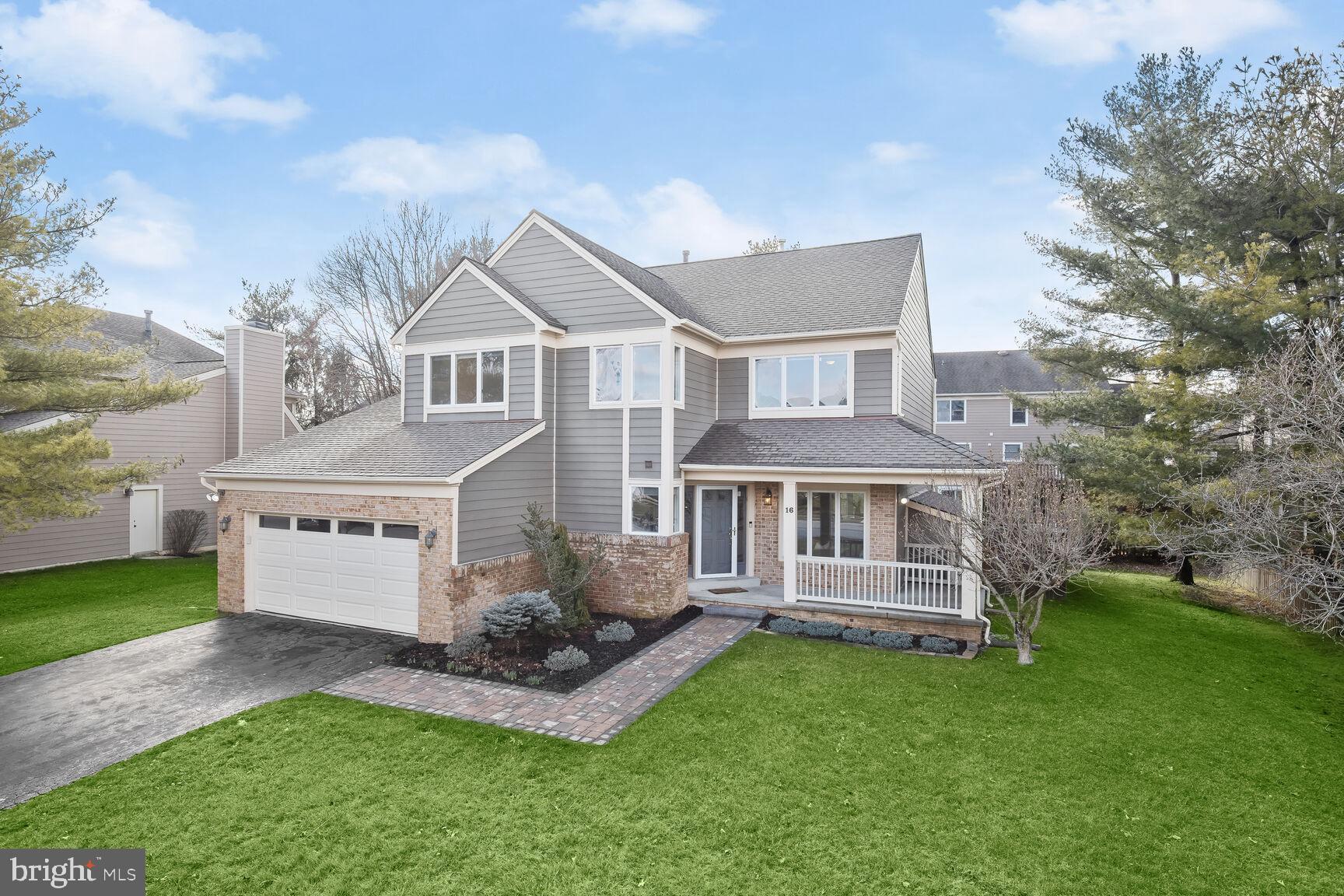 16 Diamond Crest Ct
