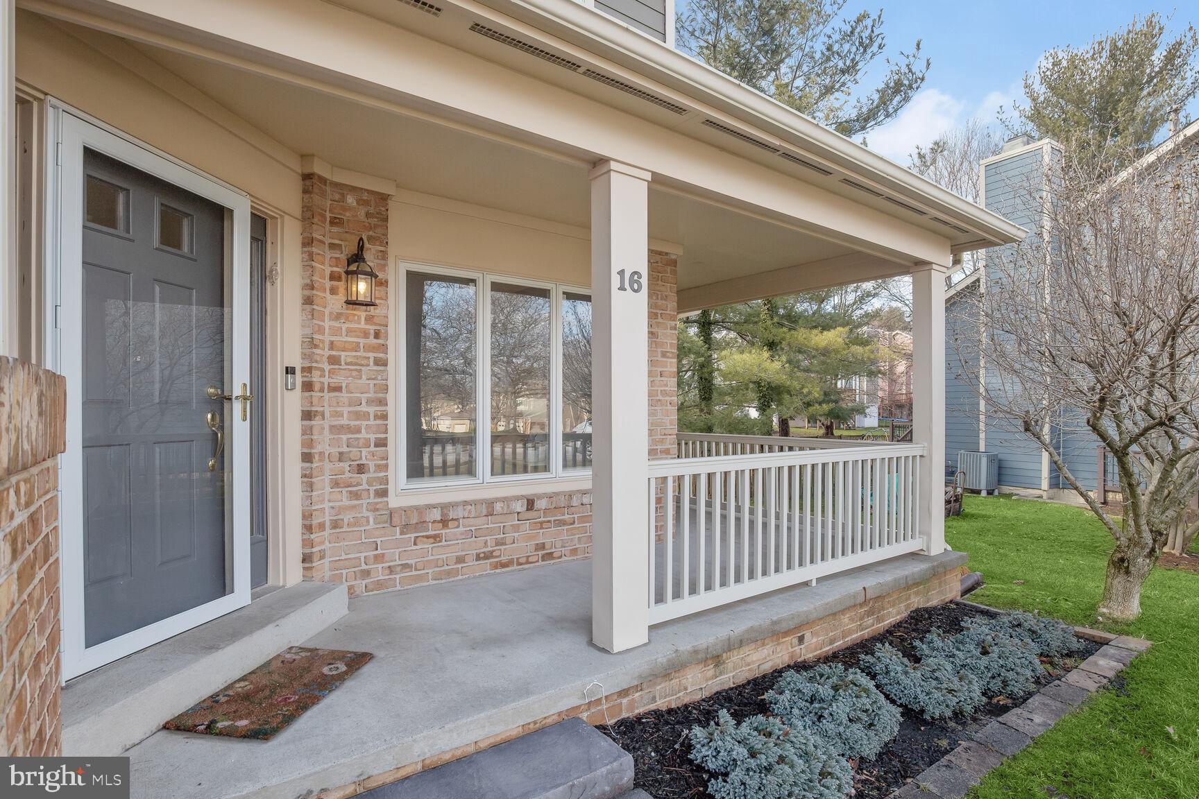 16 Diamond Crest Ct