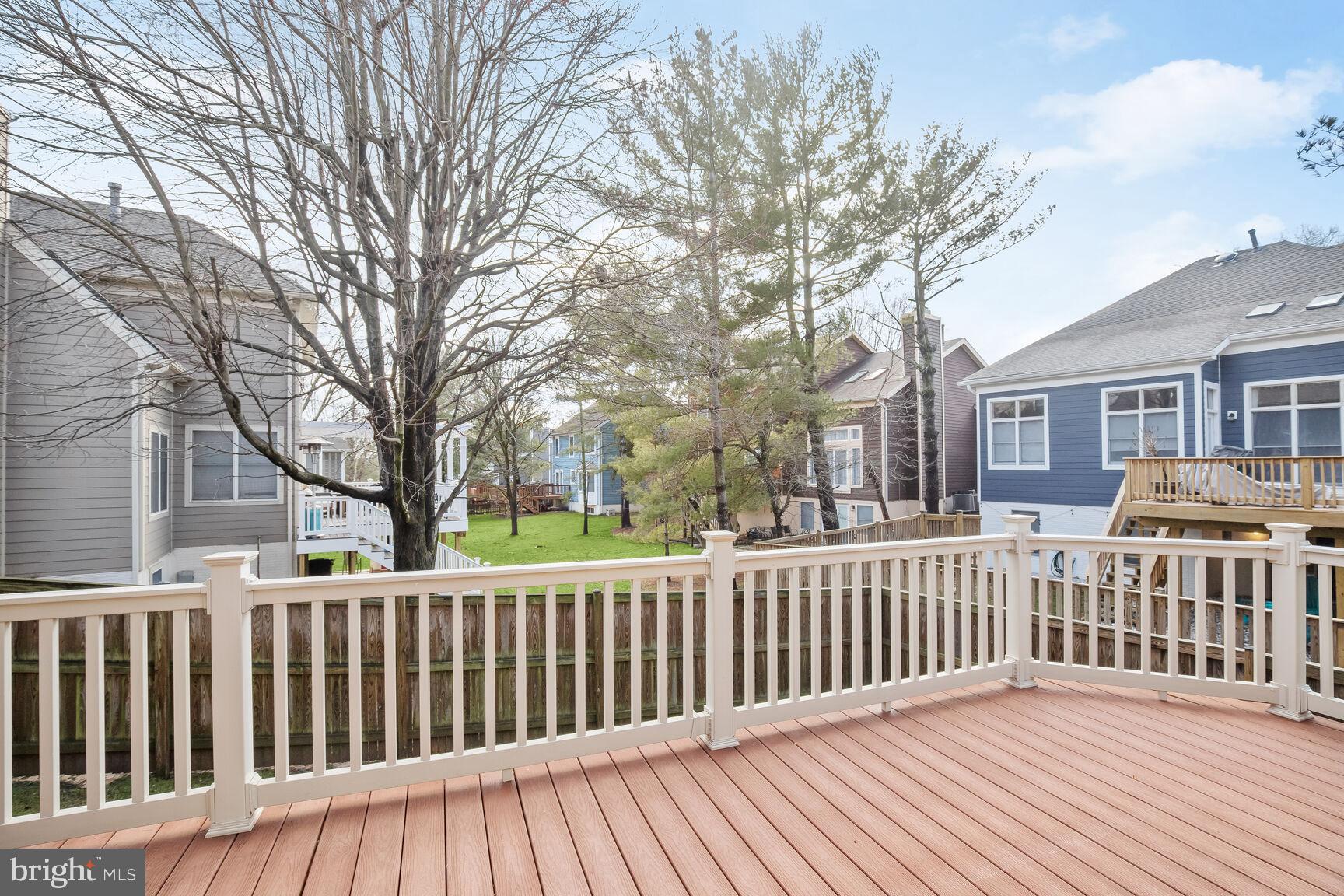 16 Diamond Crest Ct