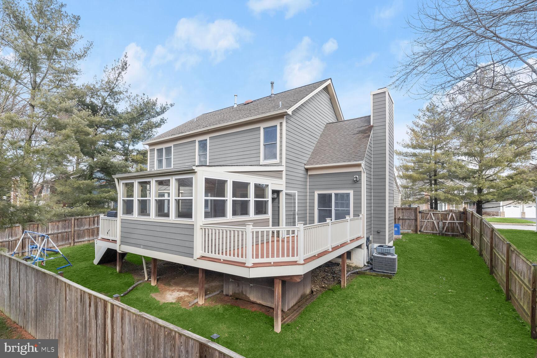 16 Diamond Crest Ct