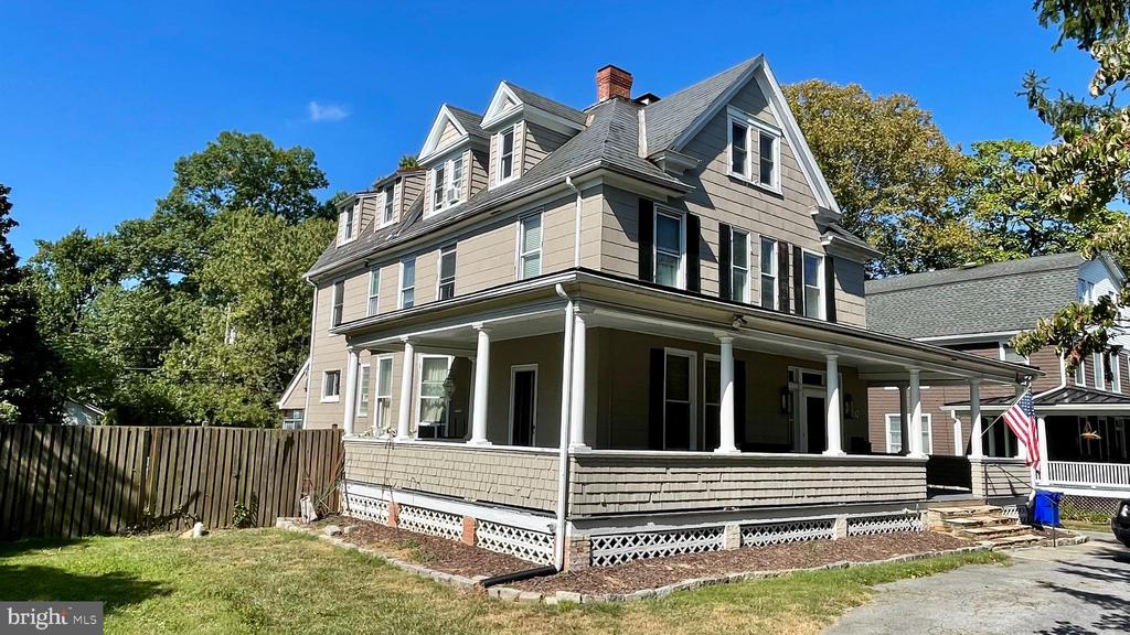 17 N BEAUMONT AVENUE