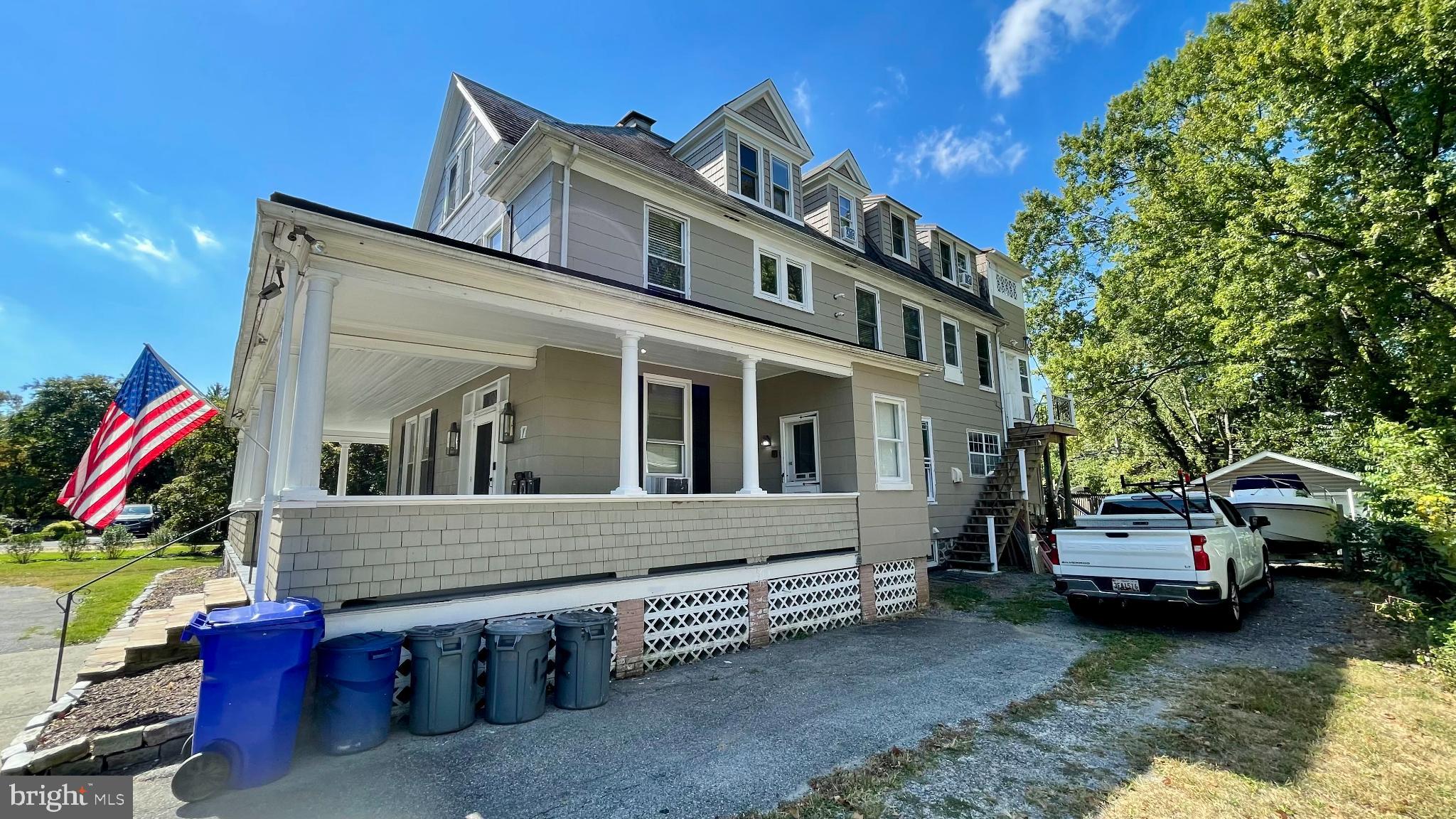 17 N BEAUMONT AVENUE