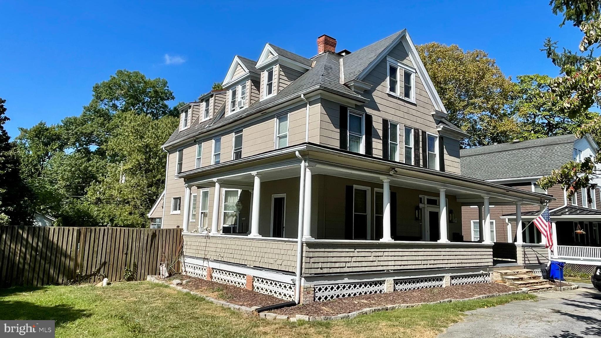 17 N BEAUMONT AVENUE