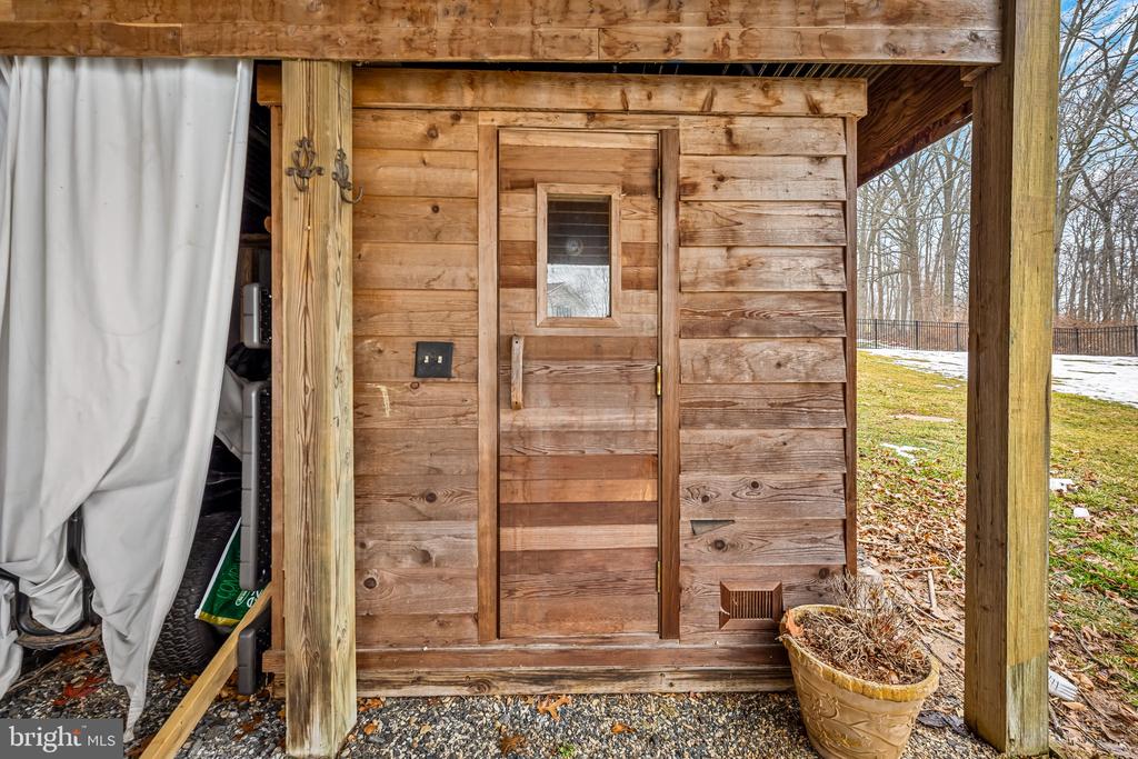 817 WISEBURG ROAD