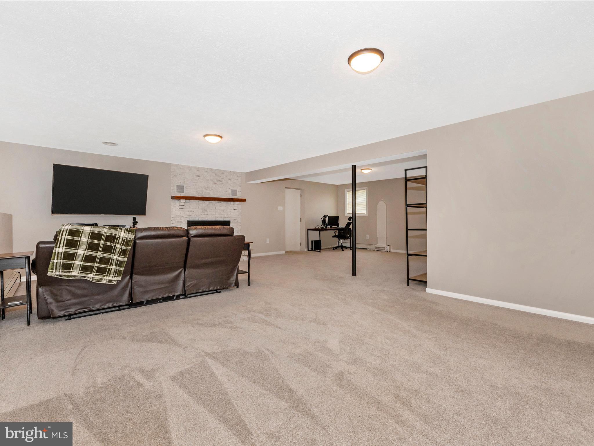 870 River Rd
