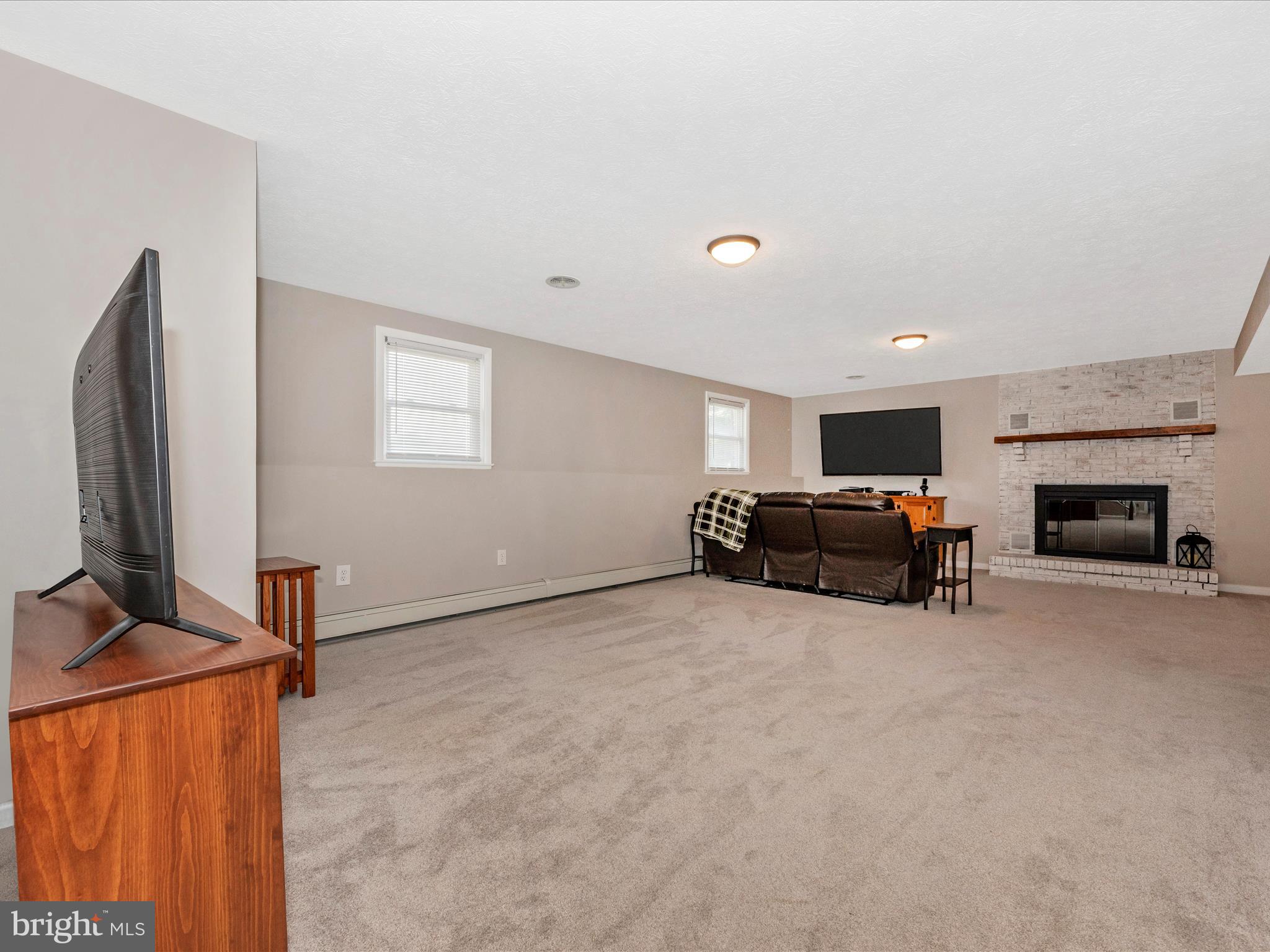 870 River Rd