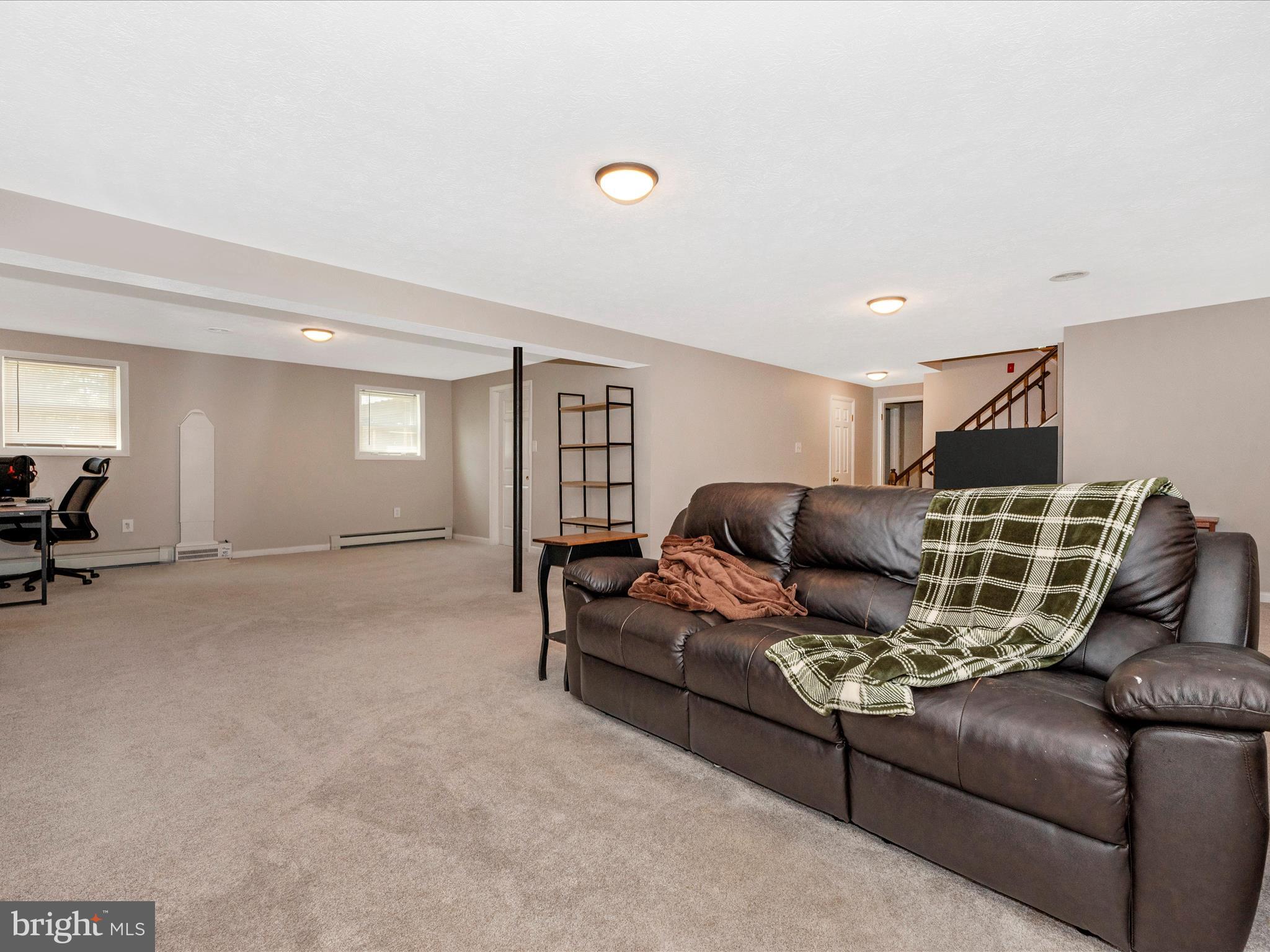 870 River Rd