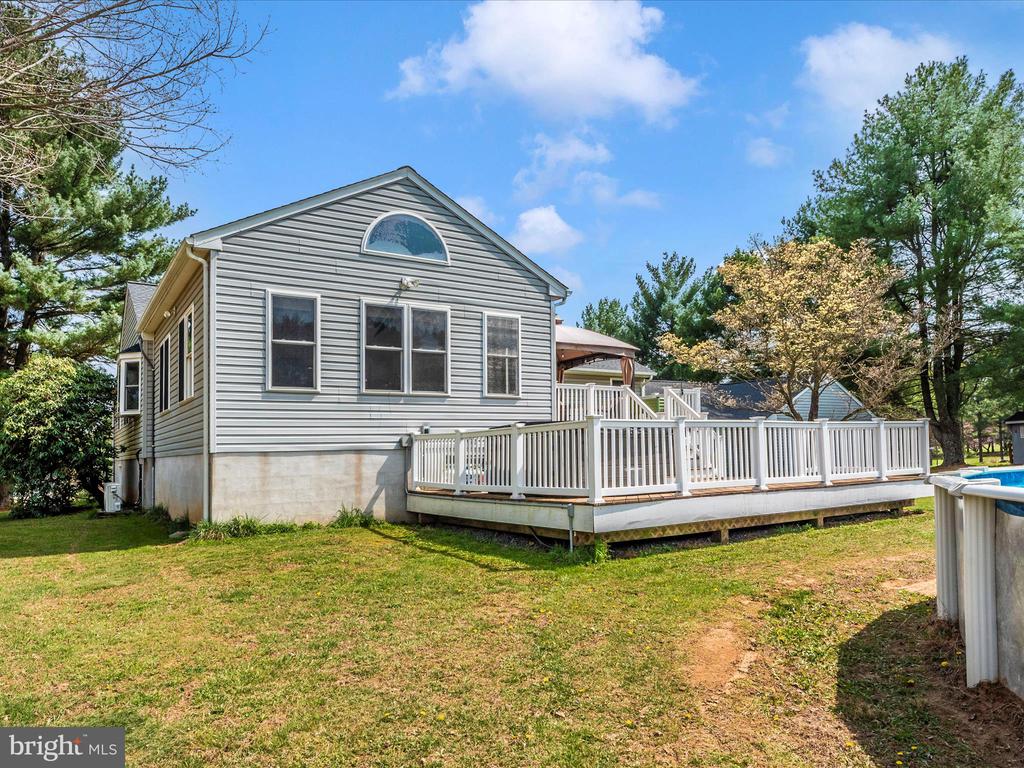 870 River Rd