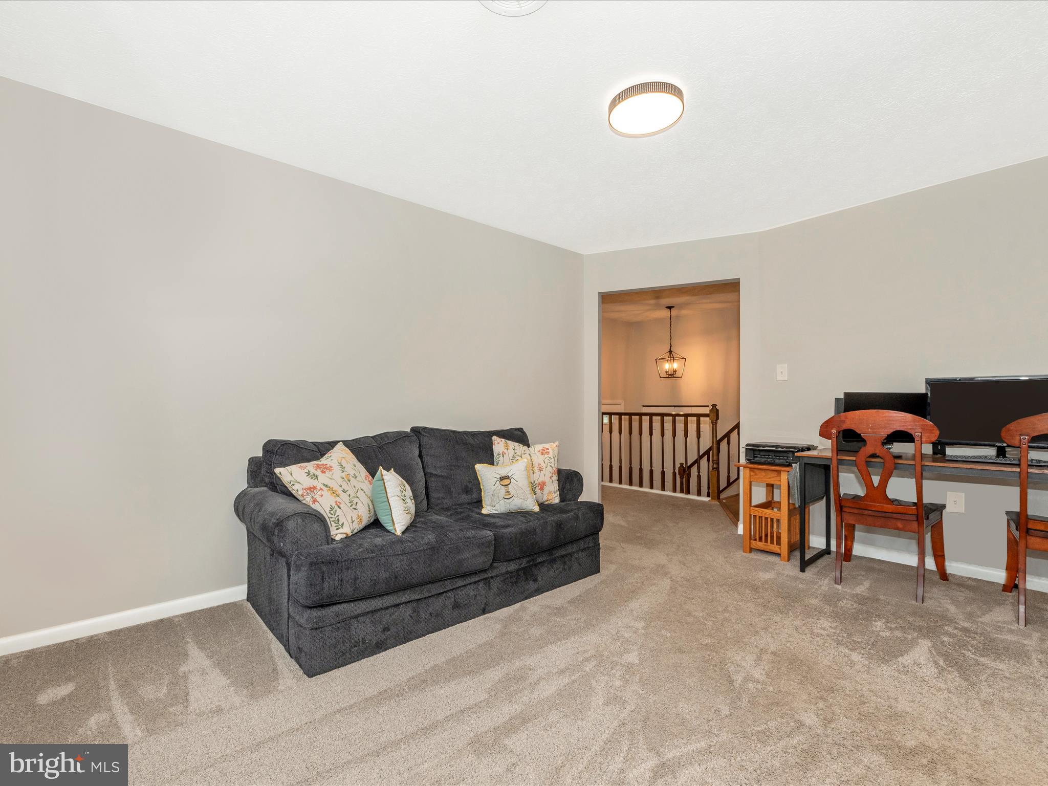 870 River Rd