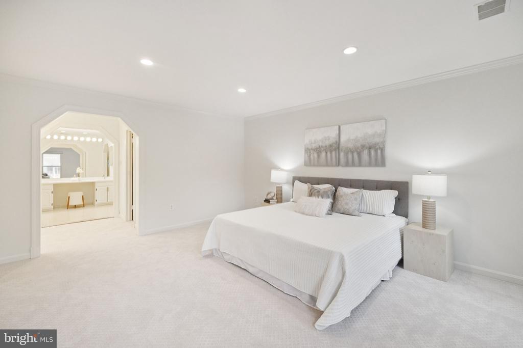 12204 GALESVILLE DRIVE