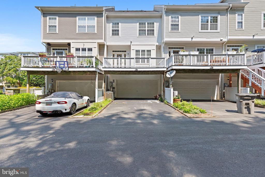 136 PASTURE SIDE WAY
