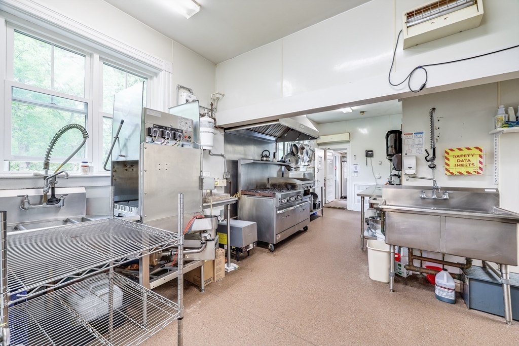 165 Woods Hole Rd
