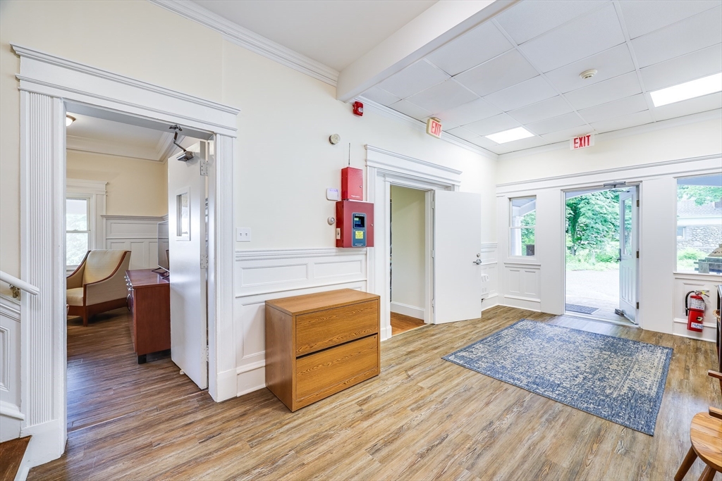 165 Woods Hole Rd