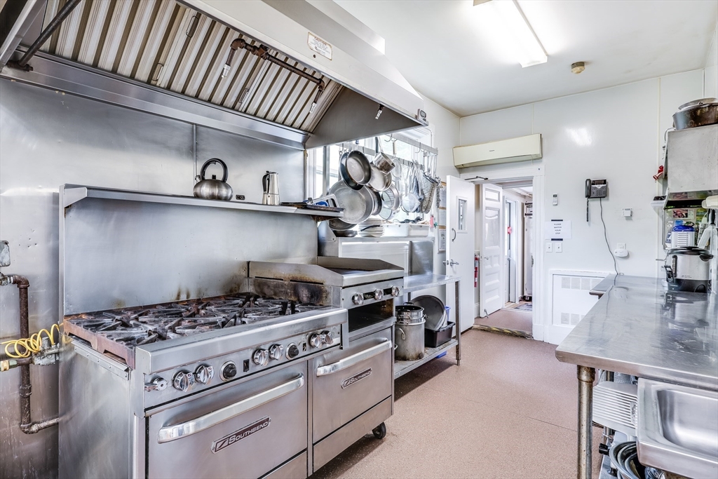165 Woods Hole Rd