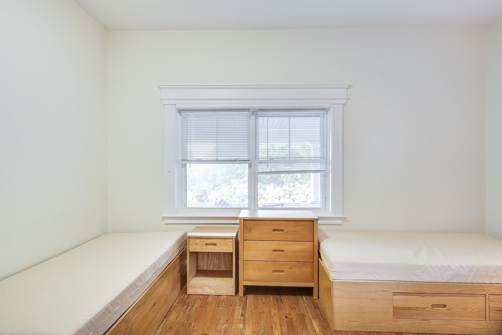 165 Woods Hole Rd