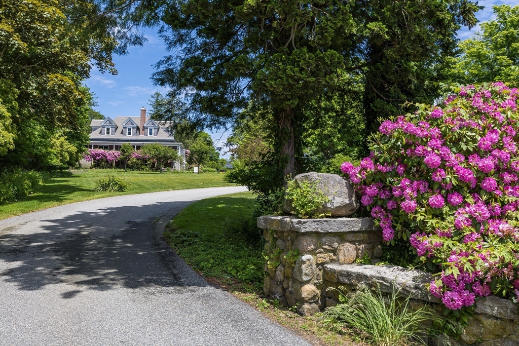 165 Woods Hole Rd