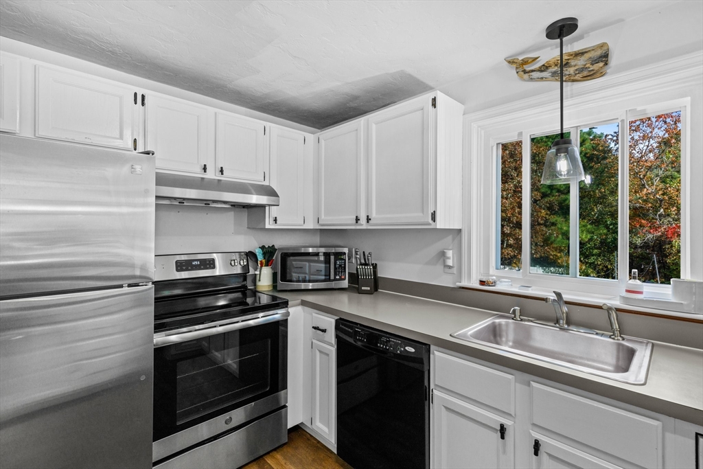 14 Galleon Dr