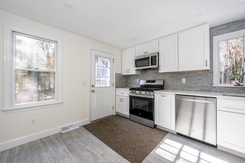 29 Powder Horn Way