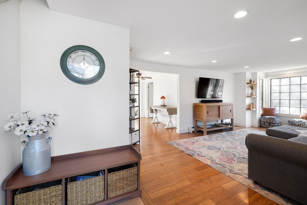 8 Blair Cir