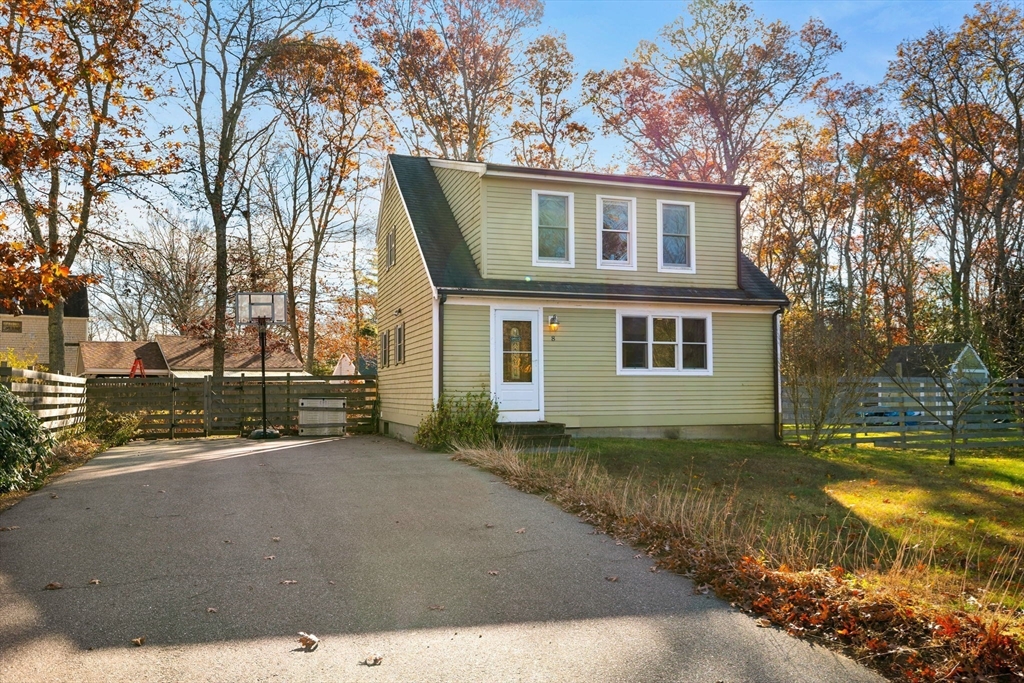 8 Blair Cir