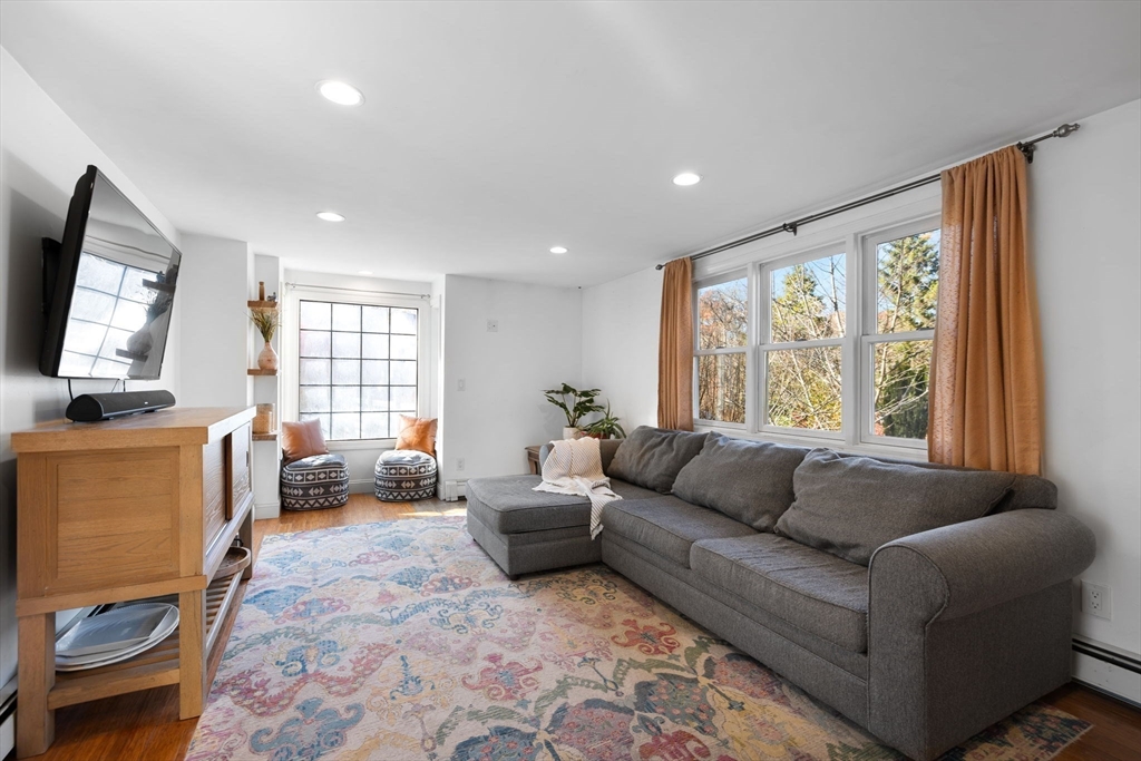 8 Blair Cir