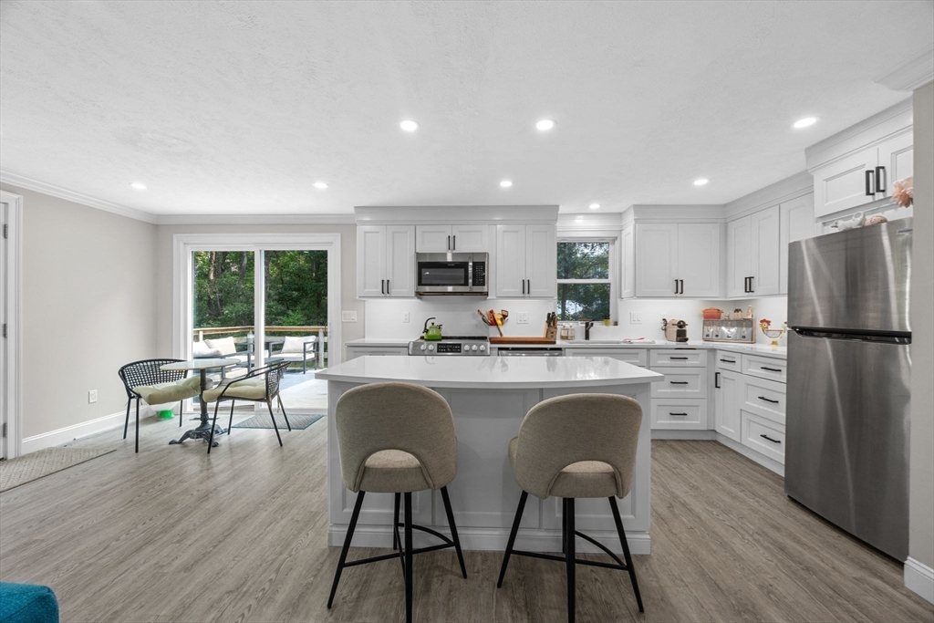 140 Noisy Hole Rd