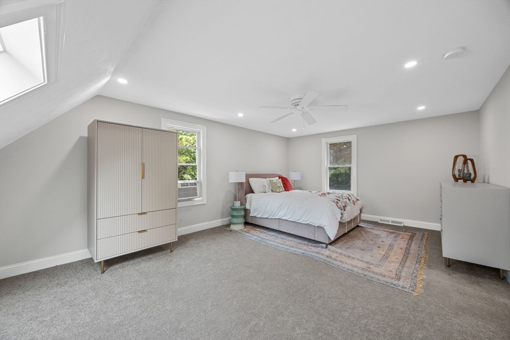 140 Noisy Hole Rd
