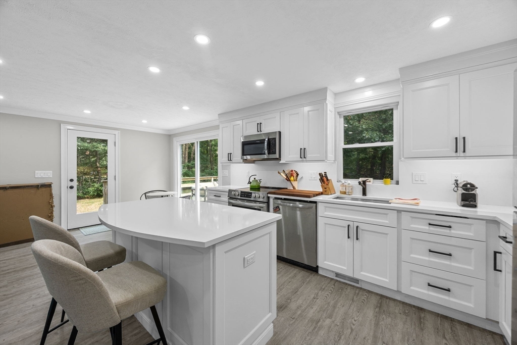140 Noisy Hole Rd