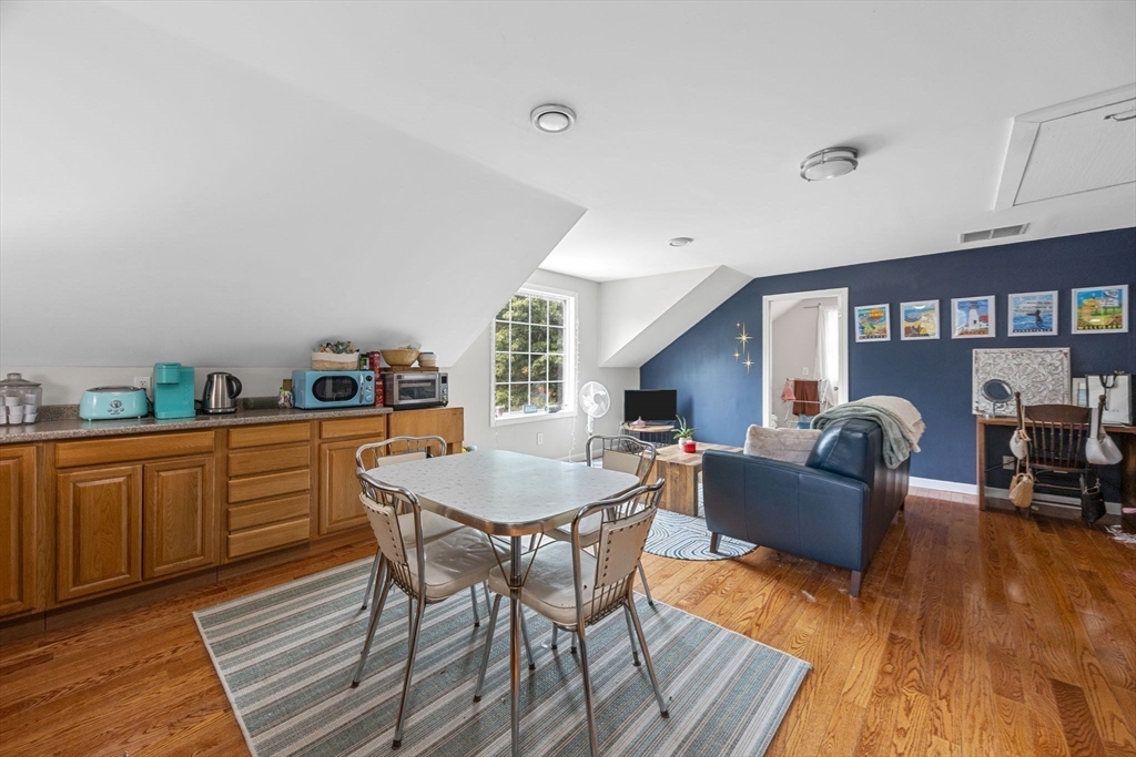 140 Noisy Hole Rd