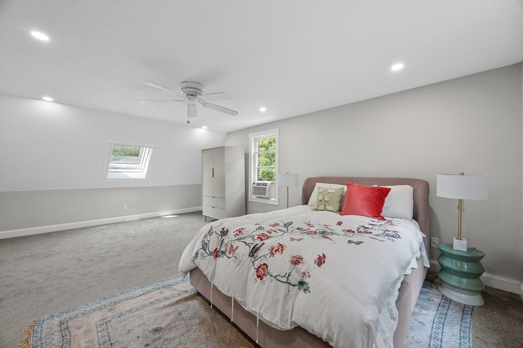 140 Noisy Hole Rd