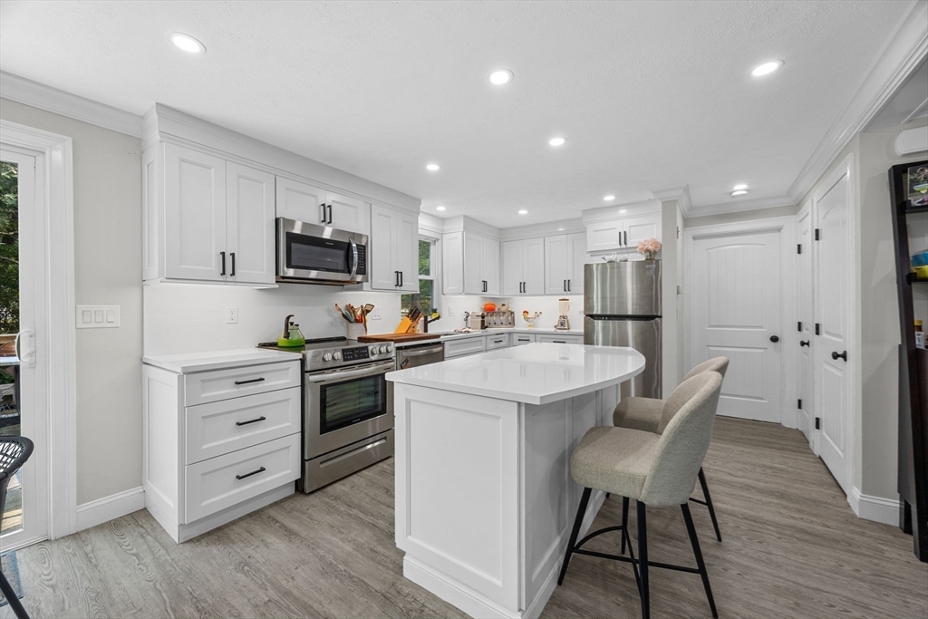 140 Noisy Hole Rd